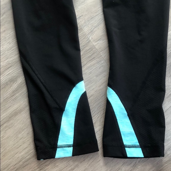 Lululemon black/blue run inspire crop leggings - Picture 5 of 6